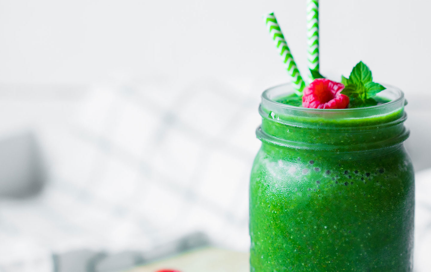 Entgiftende Lebensmittel. Grüner Smoothie.