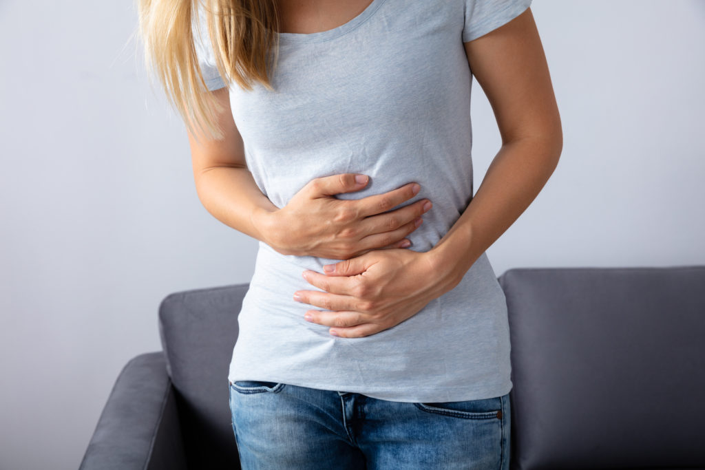 Druck im Bauch: Woher er kommt und wie du ihn linderst