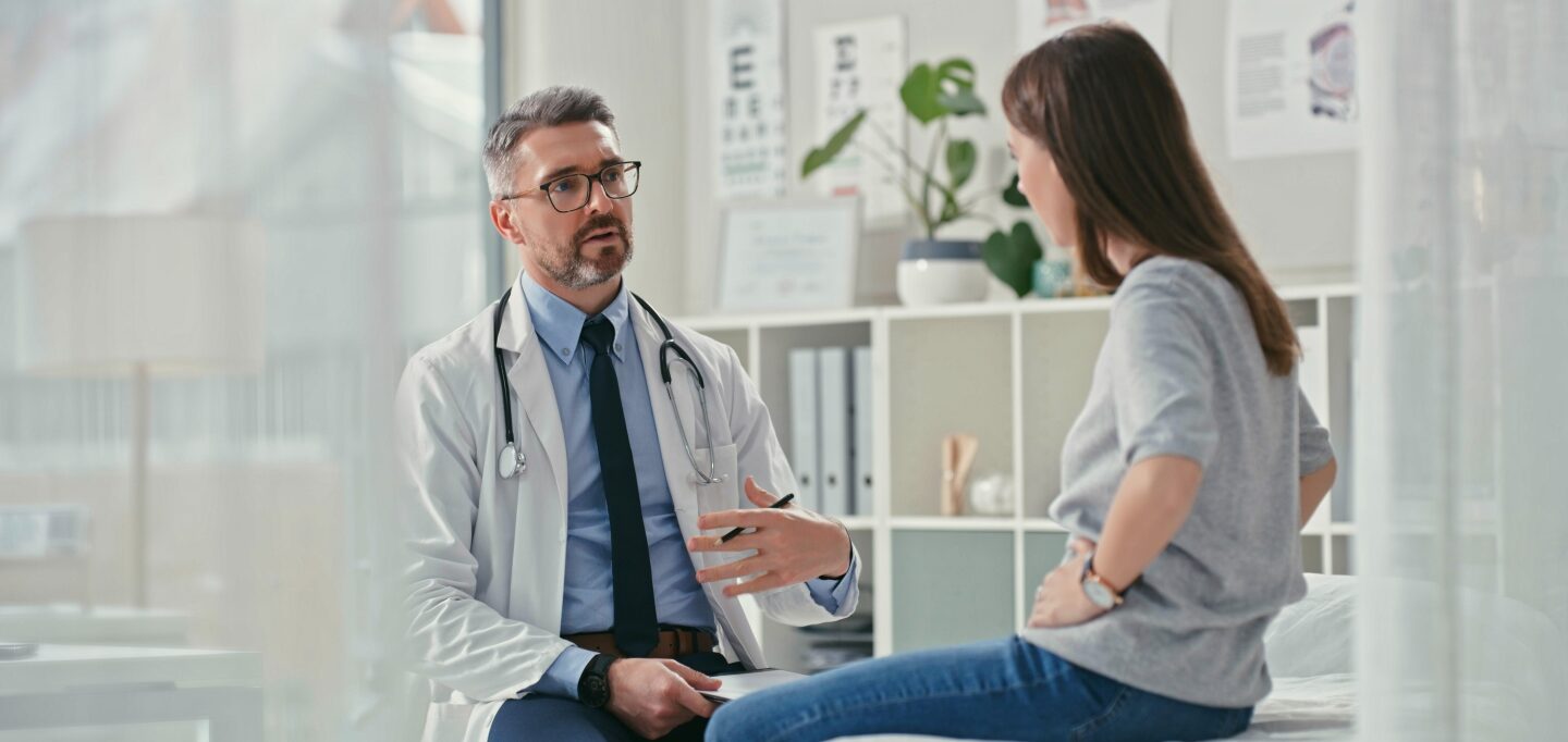 Reizdarmsyndrom Patient*in beim Arzt